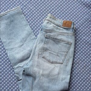 American Eagle Outfitters Light Blue Straight Leg Jeans sz6